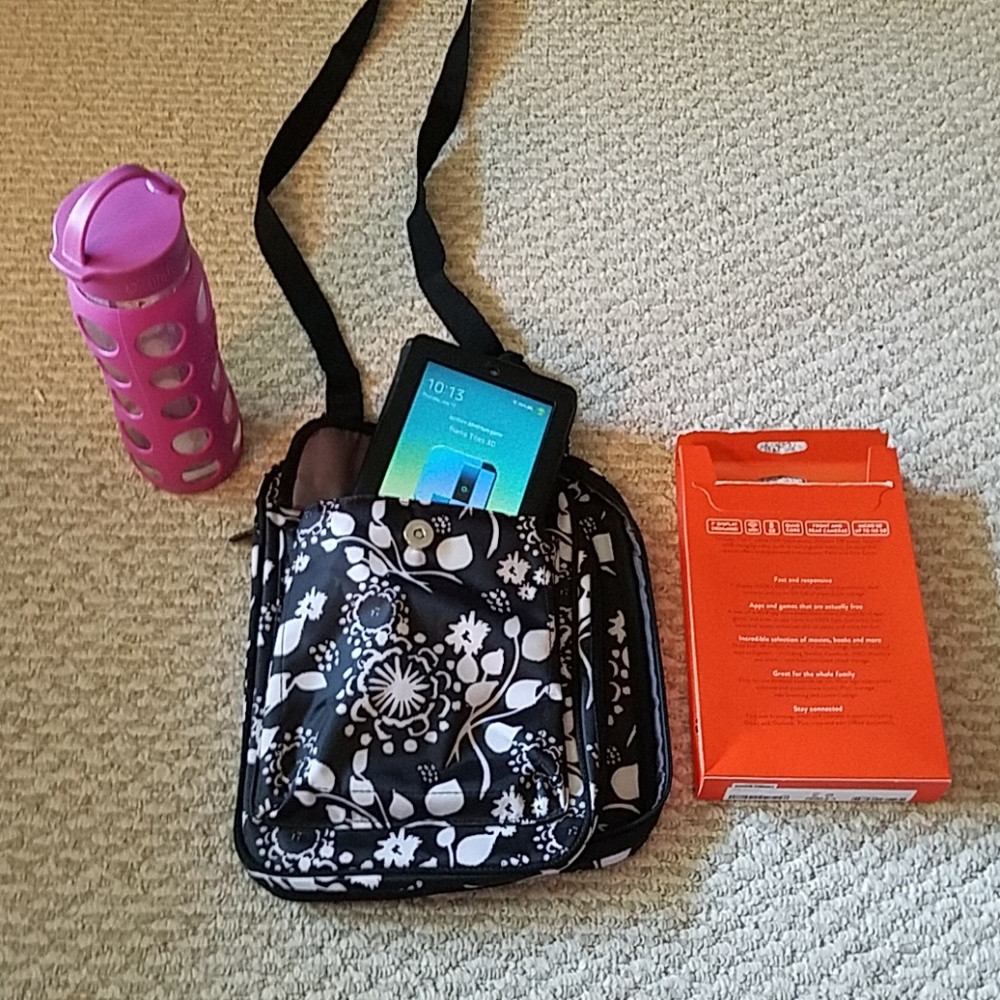 🌷🌟FLASH SALE🌟 Thirty one 31 Tablet/Crossbody